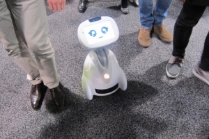 Kleiner, süßer Roboter auf der CES 2016